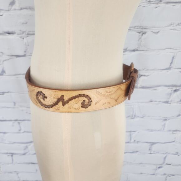 Hand-tooled western-style leather belt in leather-wrapped buckle SIZE 34 main image 5